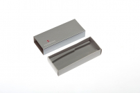Коробка для ножей 111 мм толщиной 3 уровня, картонная, серебристая VICTORINOX 4.0085